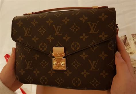 como identificar una bolsa lv original|numero de bolso louis vuitton.